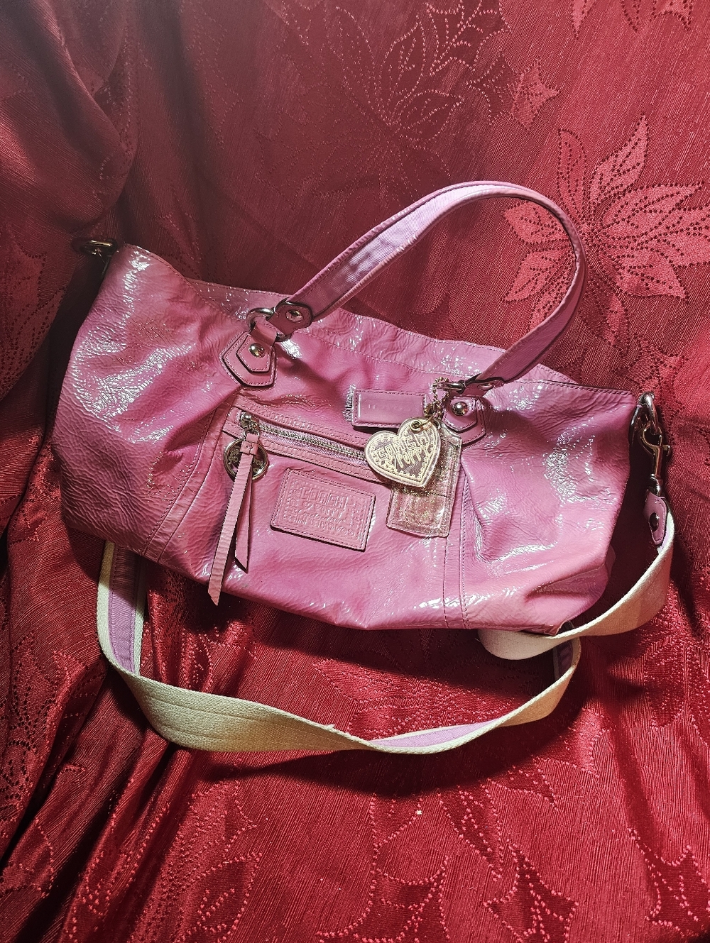 💖 Coach Poppy Pink Patent Leather Hobo Shoulder Bag + Authentic Heart Charm - Picture 6 of 15